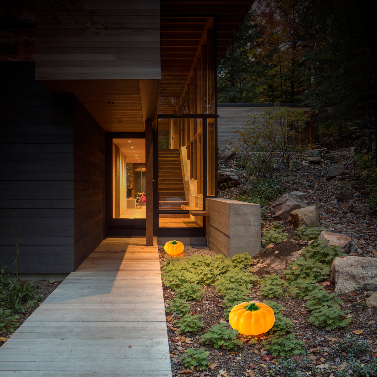 Benu Solar Panel Charging Waterproof Pumpkin Resin LED Outdoor Light For Garden, Swimming Pool